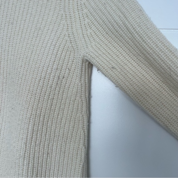 Theory Wool/Cashmere Cream Chunky Sweater - Picture 2 of 6